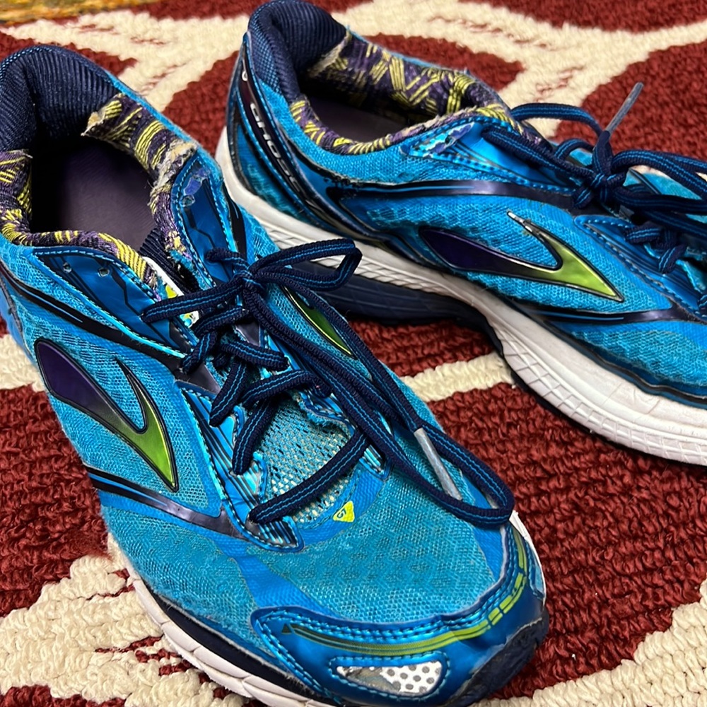 Women’s size 11 ghost seven brooks running shoes